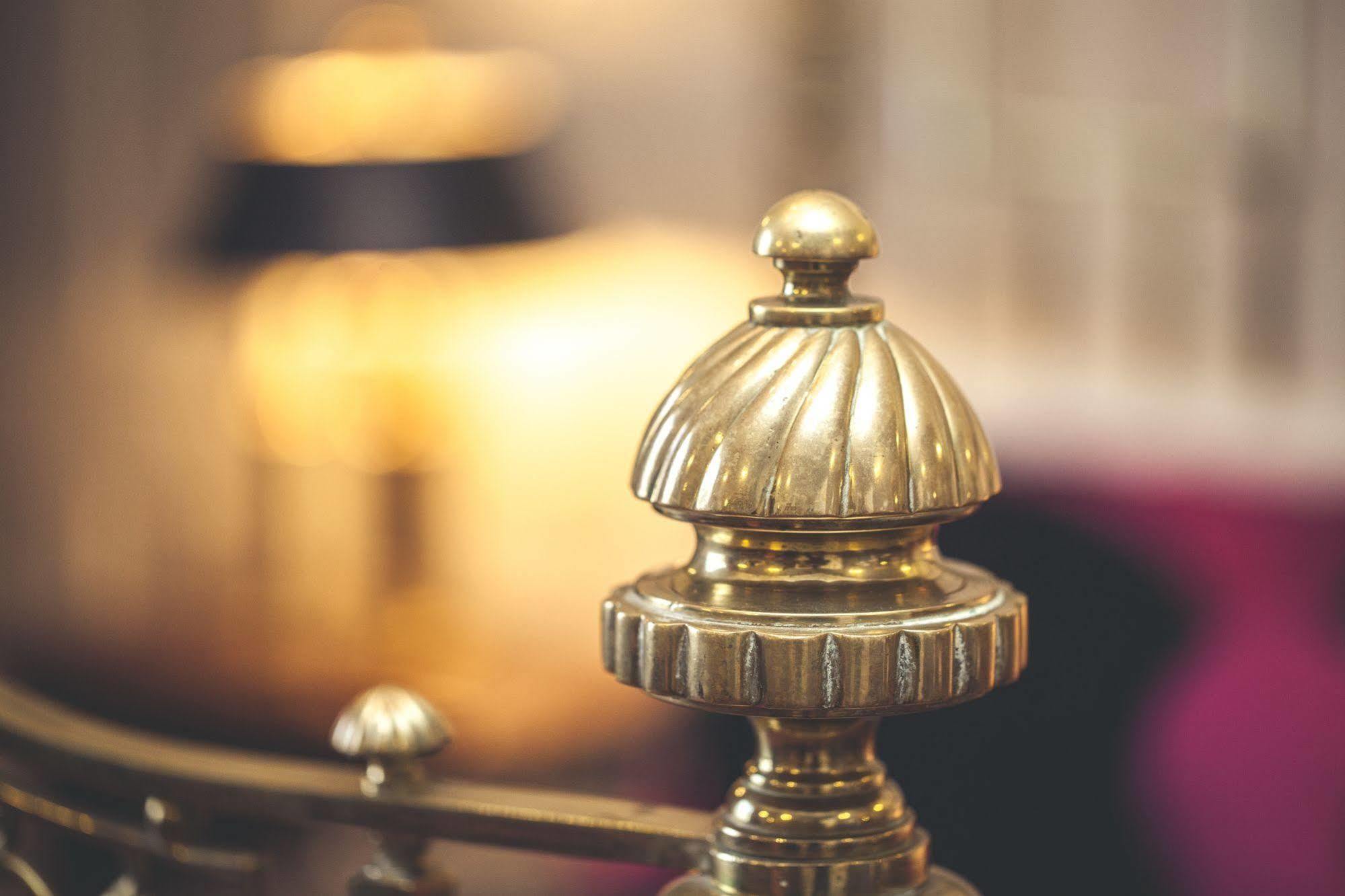 The Bell Hotel 2*