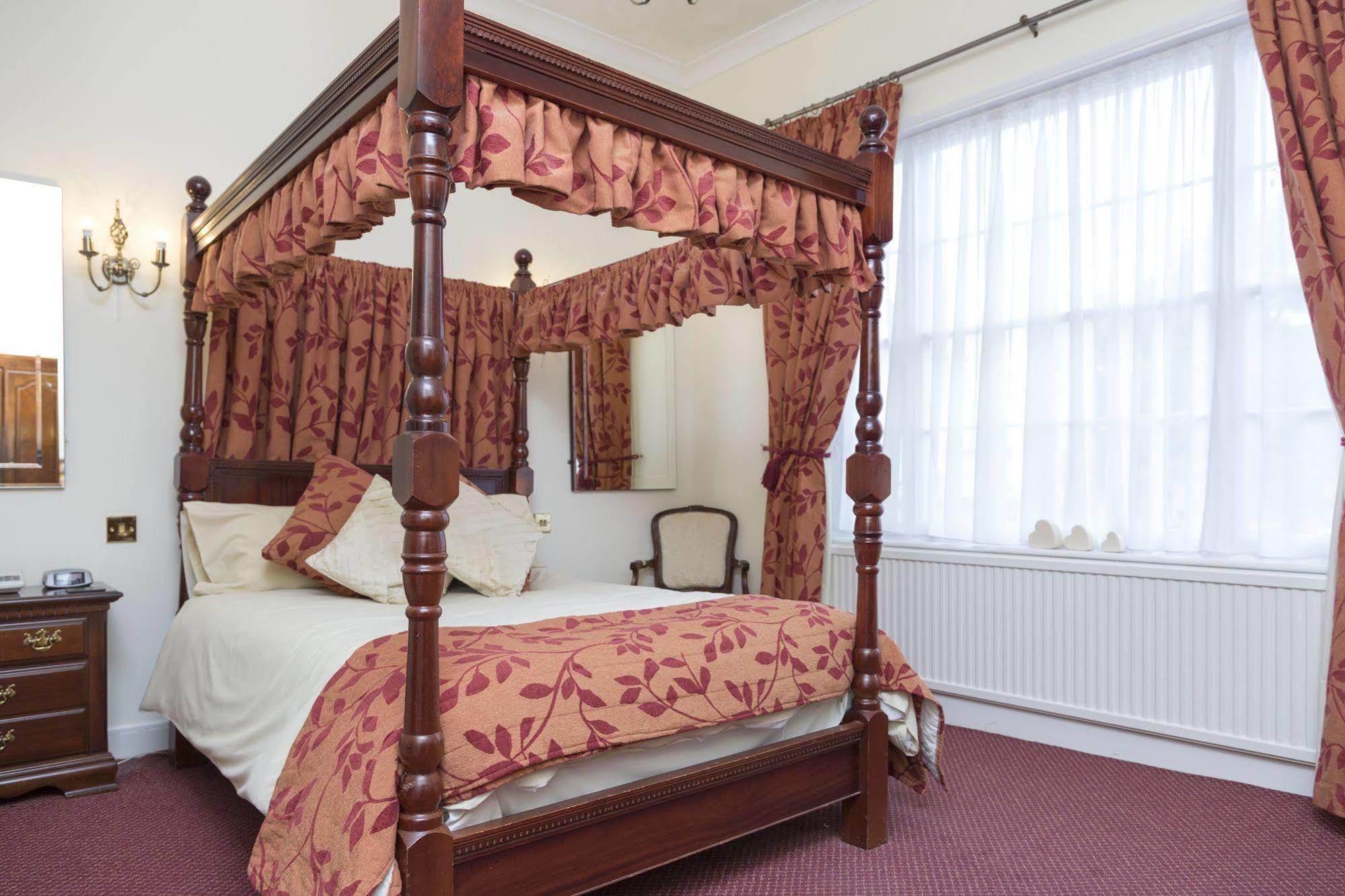 The Bell Hotel Winslow
