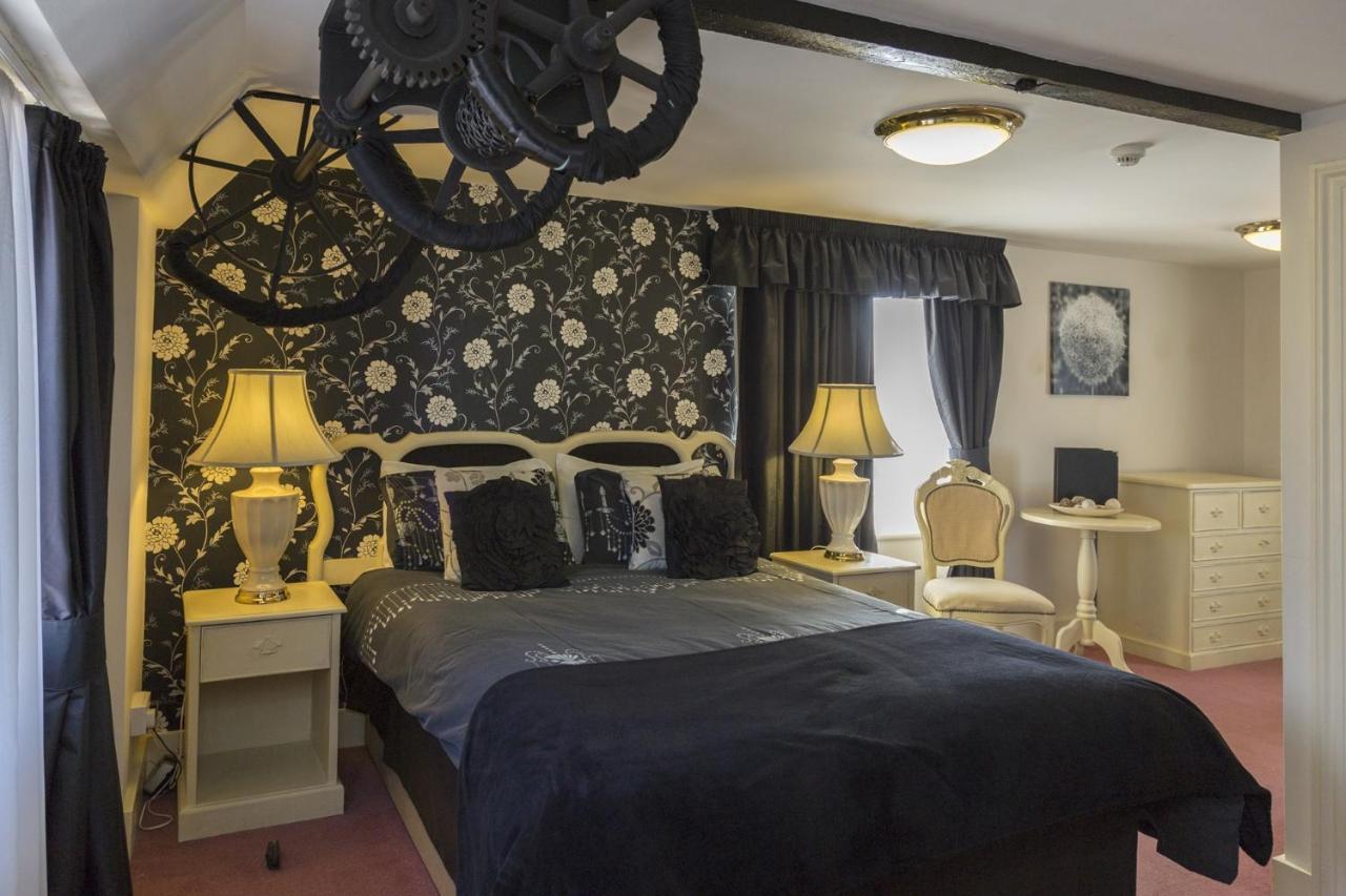 Hotel The Bell